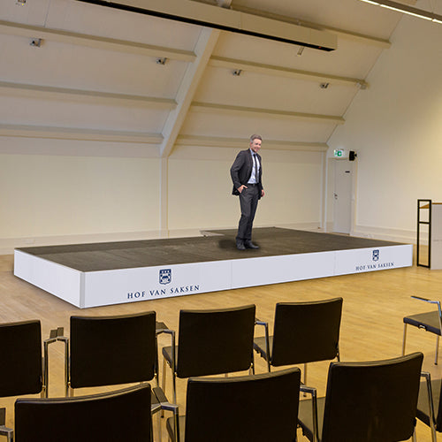 Hof van Saksen - podium grote zaal